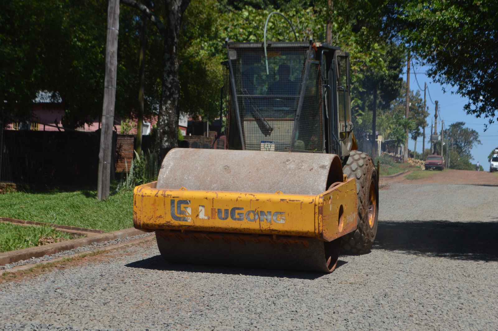 <p>El Municipio avanza con trabajos de mantenimiento vial en Miguel Lanús</p>